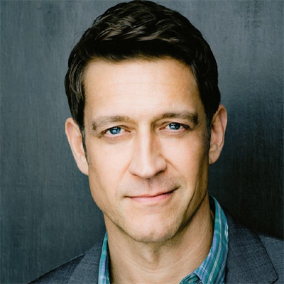 Robert Gant in Caroline in the City