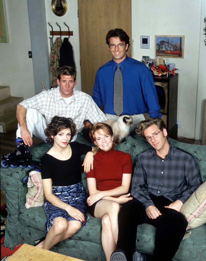 Lea Thompson, Amy Pietz, Eric Lutes, Andy Lauer and Malcolm Gets in Caroline in the City