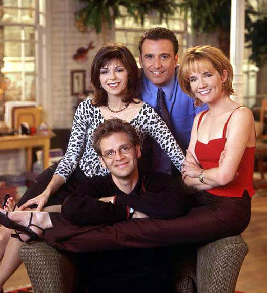 Lea Thompson, Amy Pietz, Eric Lutes and Malcolm Gets in Caroline in the City