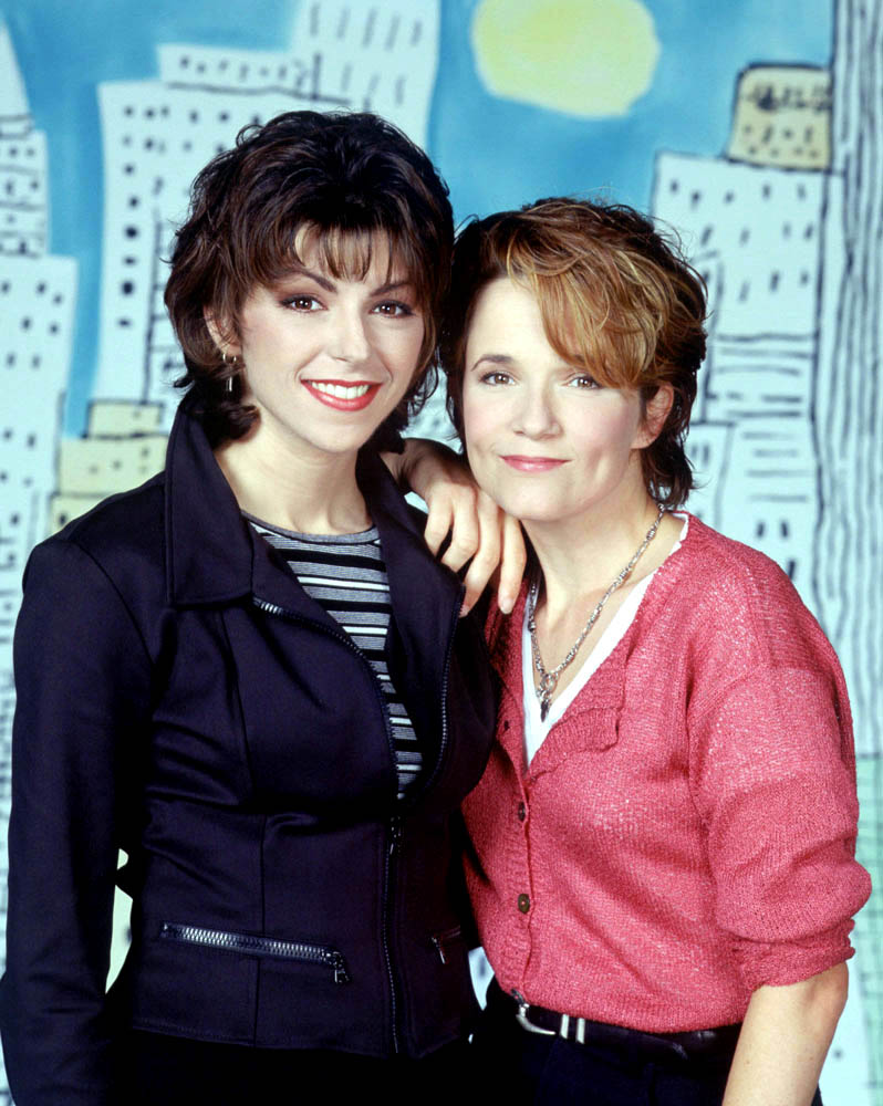 Amy Pietz and Lea Thompson in Caroline in the City