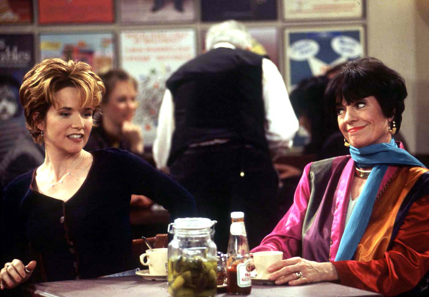 Lea Thompson and Jo Anne Worley in Caroline in the City